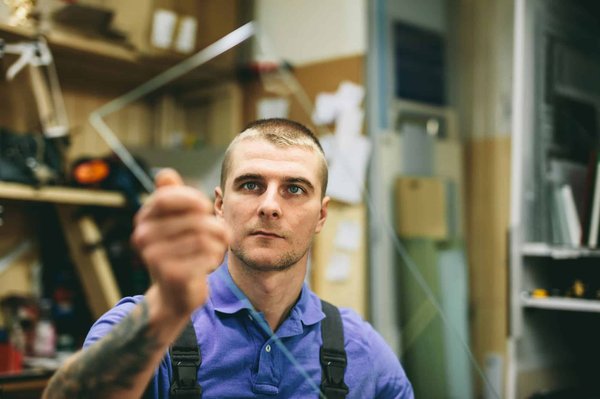 Découvrez les artisans certifiés en suisse avec hugo dubois